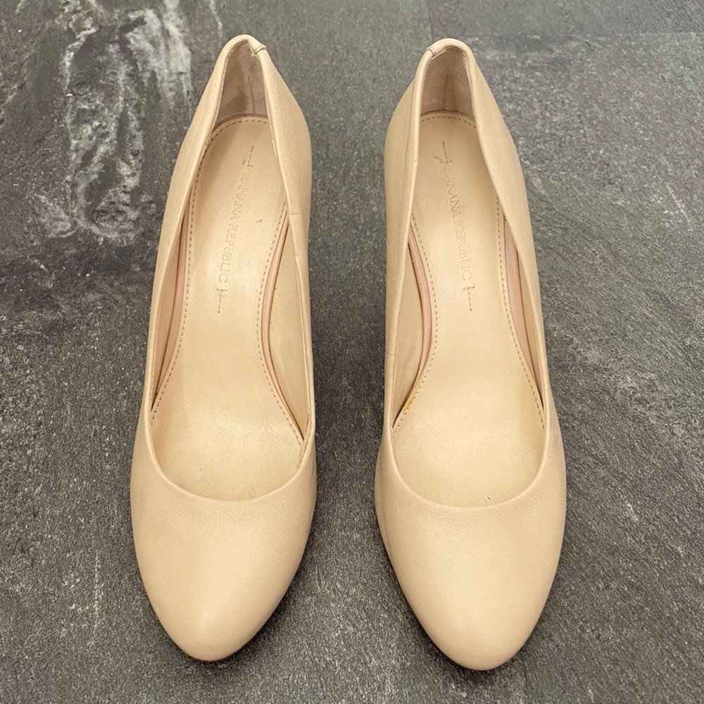 Banana Republic Rorie Wedges | Nude | Size 7.5